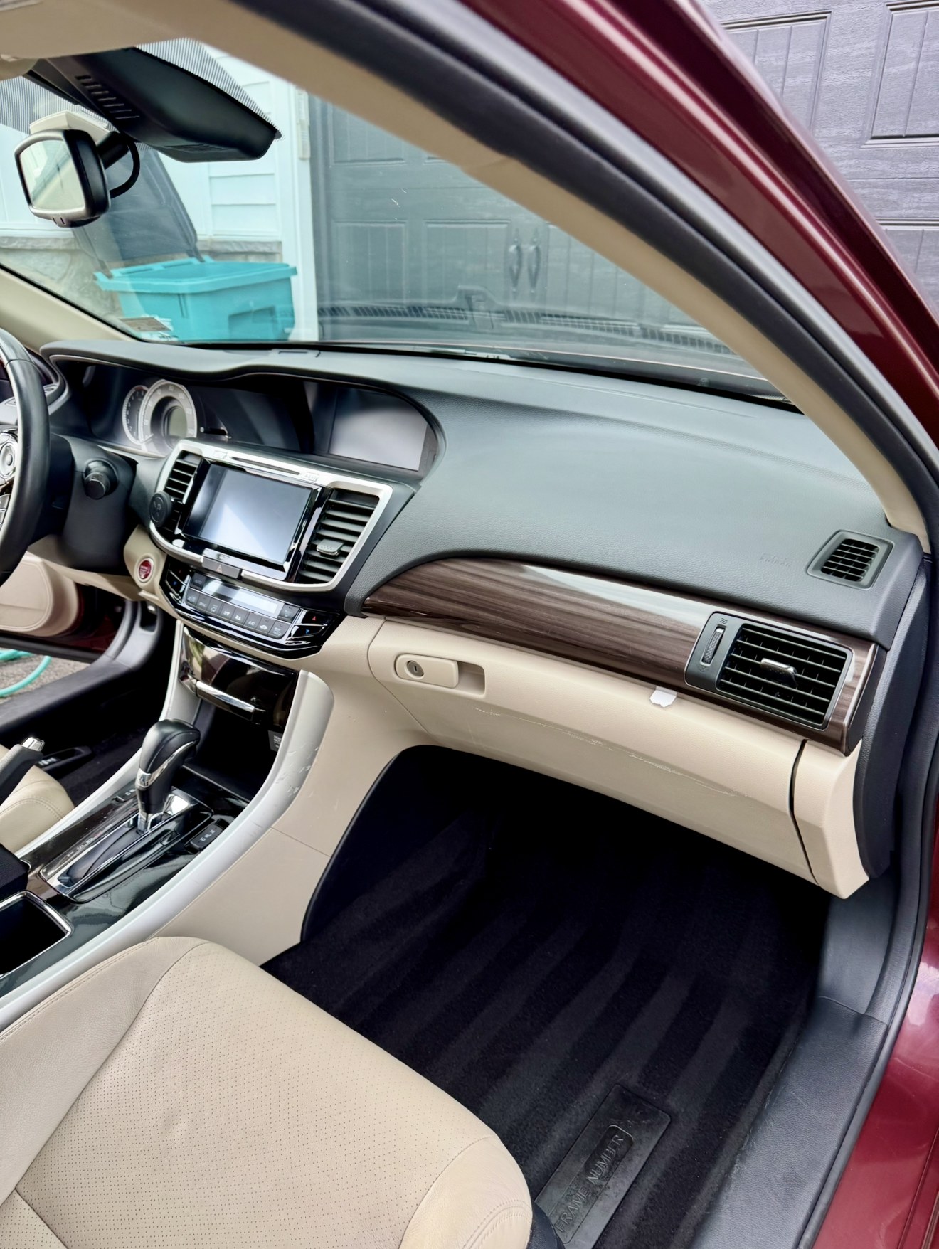 Clean Honda Accord dashboard, console and floor mats